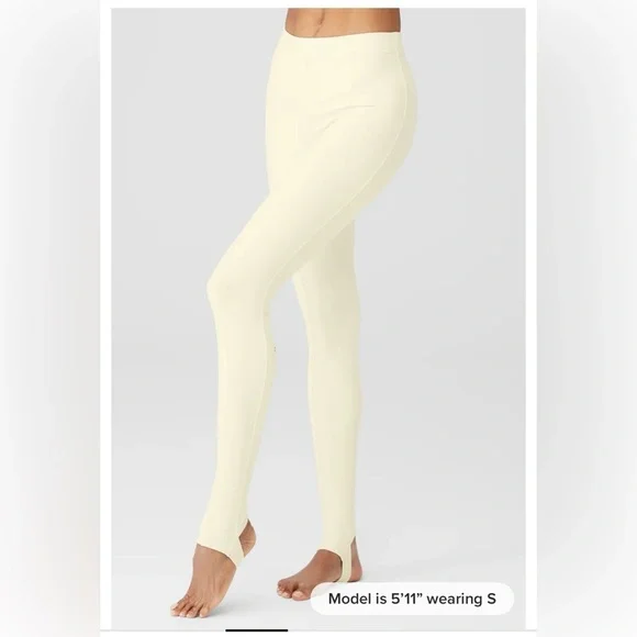 alo YOGA ホワイト ワンジー XS alo YOGA ホワイト ワンジー XS